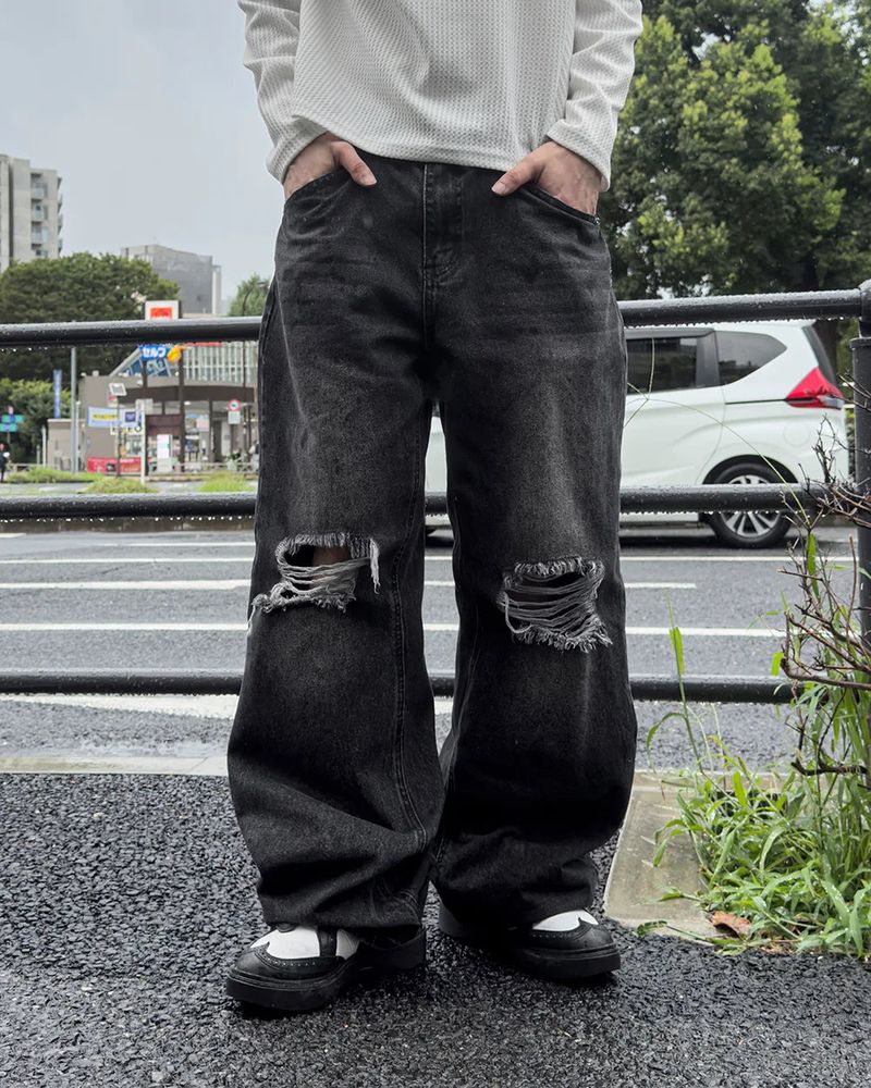 JIIGEUM（ジグム）の「Buen Distressed Flare Denim Pants（Pants）」