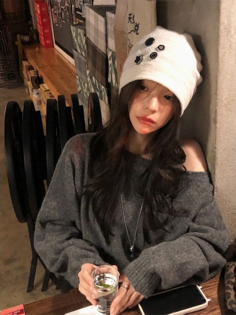 Unique Button Point Beanie (2color)
