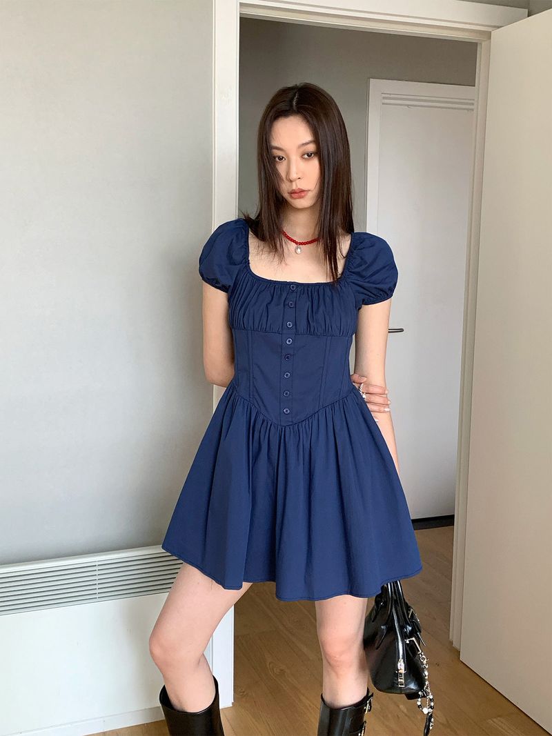 dereborujo（ドレボルゾー）の「Palace Square Neck Puff Flared Dress（Dresses）」