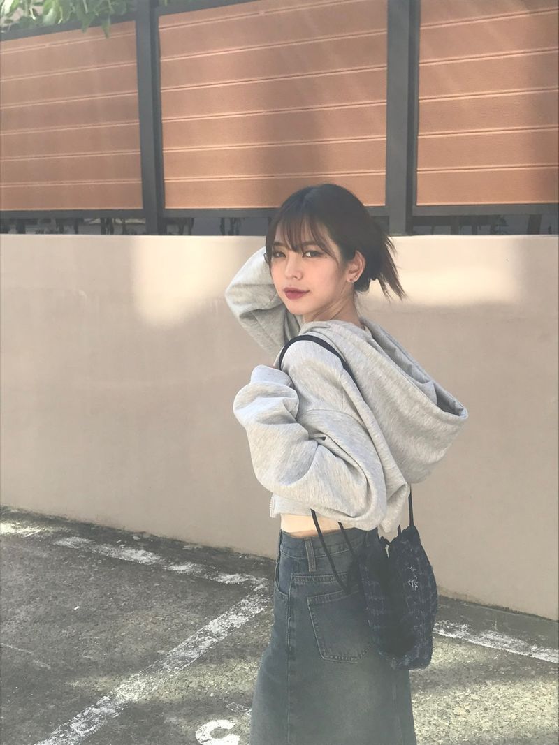 Joli crop two way hood zip up