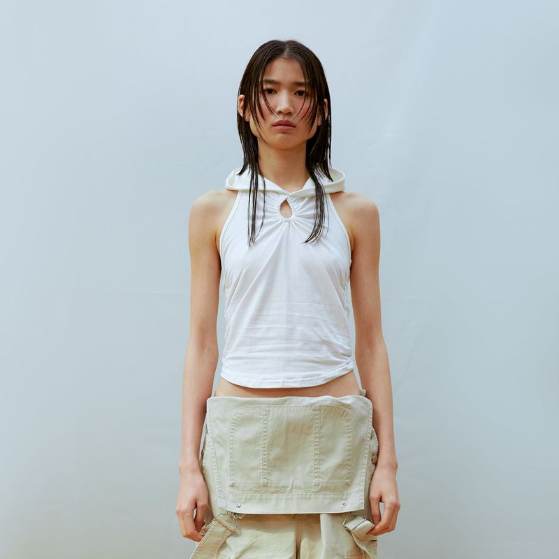 13MONTH(サーティーンマンス)の「Hood Halter Sleeveless Top (WHITE)(Tops)」