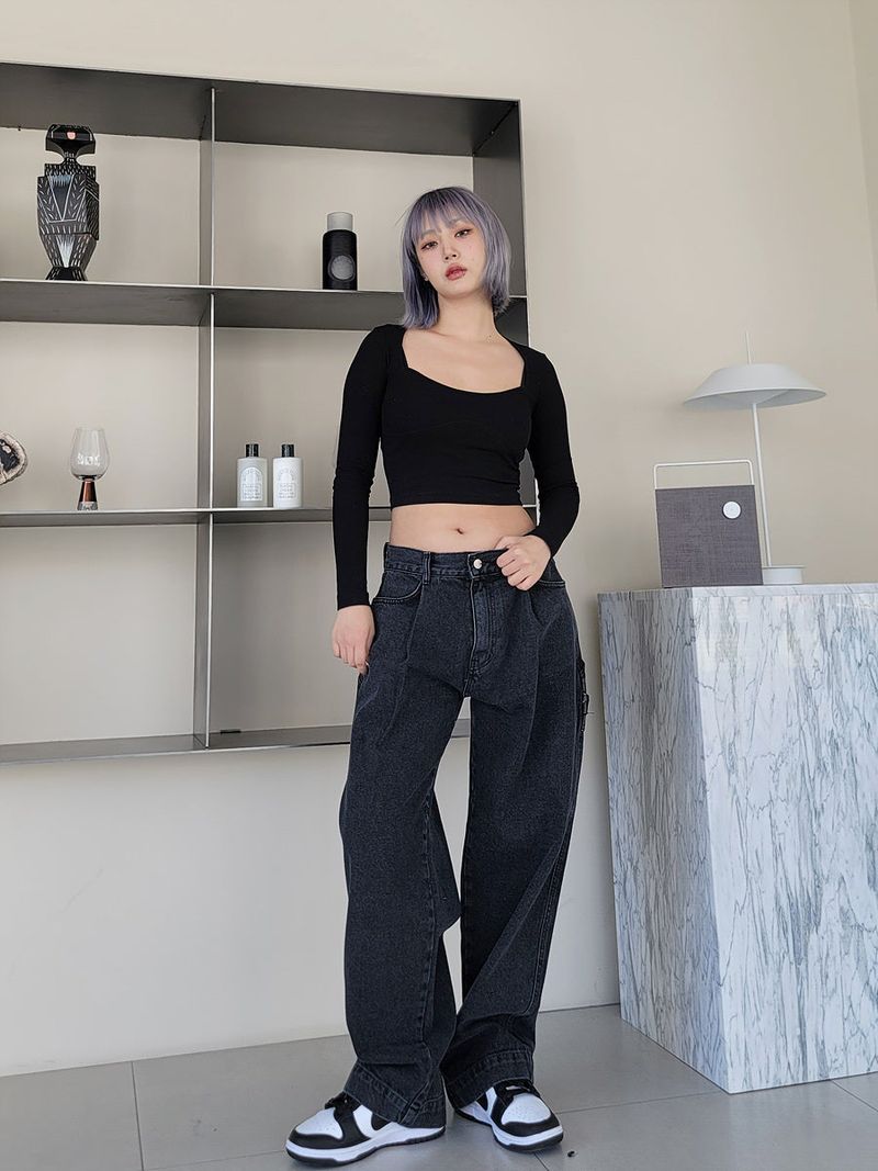 VENTIQUE(ベンティーク)の「VENTIQUE Carpenter Pintuck Denim 2color(Pants)」