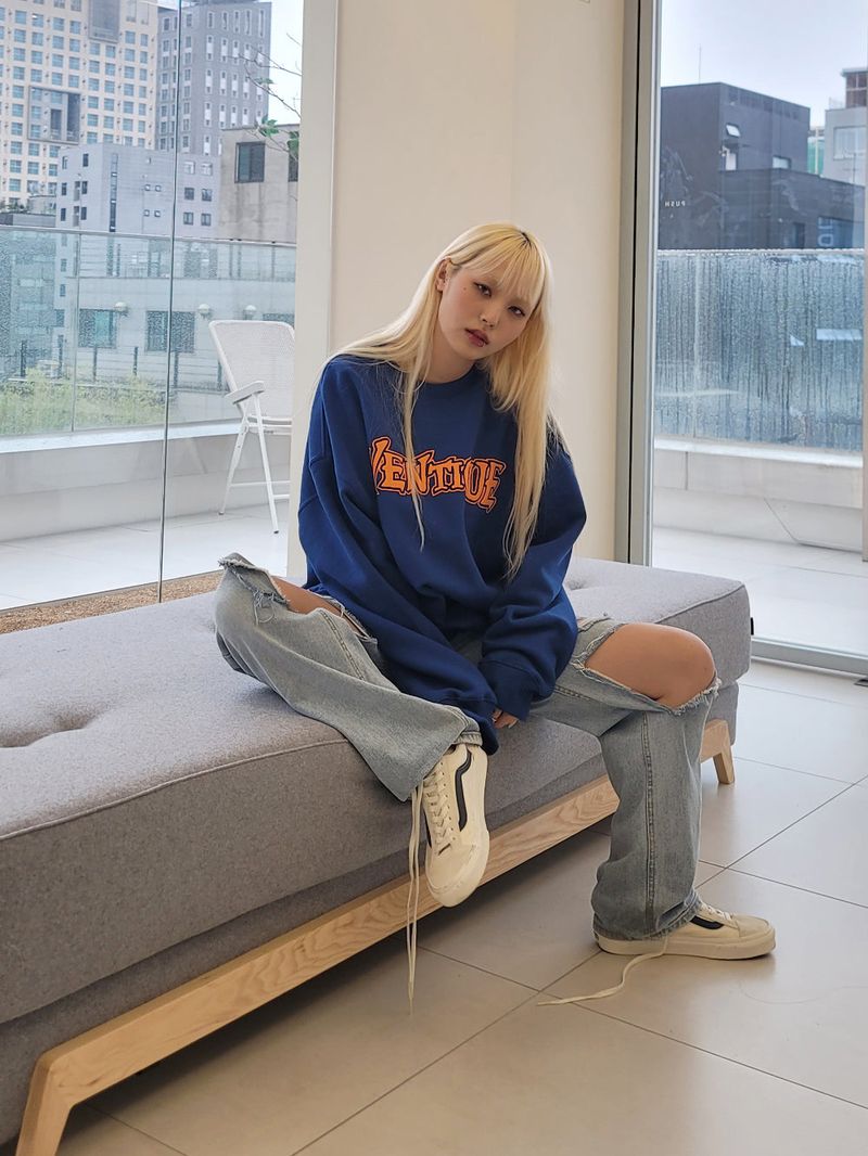 VENTIQUE(ベンティーク)の「VENTIQUE Cursive fleece hood 5color(Tops)」