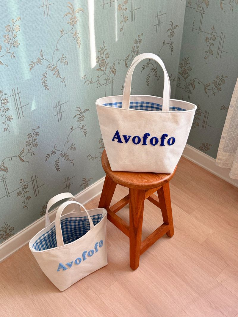 Signature canvas check tote bag