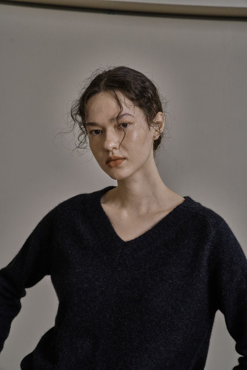 WOOL V-KNIT_CHARCOAL
