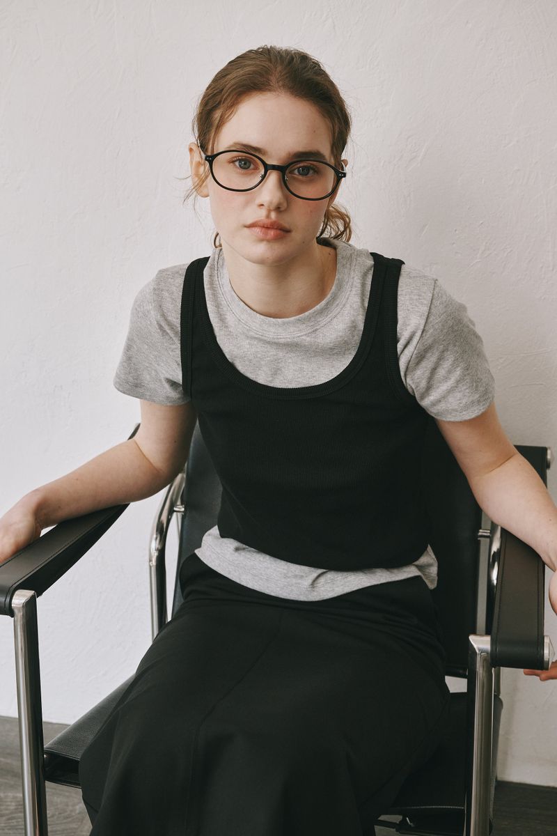 Round sleeveless (Black)