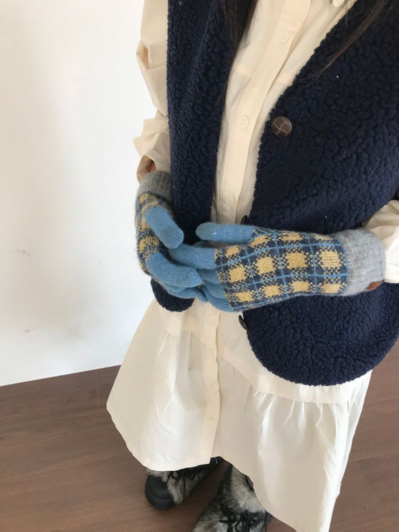 DUGGY(ダギー)の「Epi Check Touch Gloves(3color)(Fashion Accessories)」