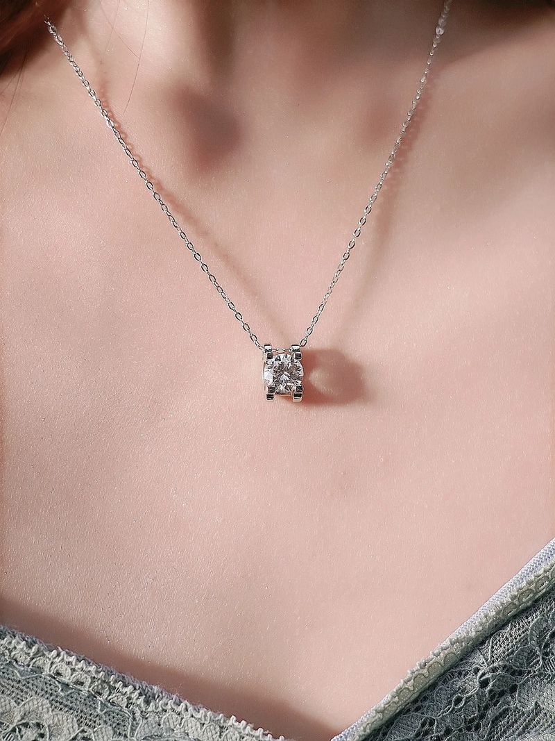 Never-tiresome bull head necklace