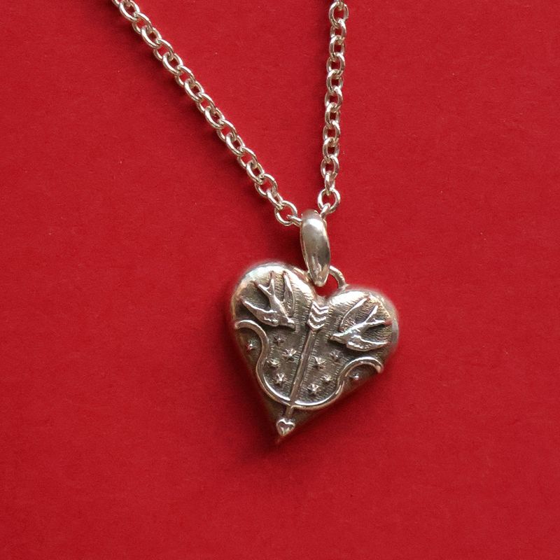 [MADE] HEART CHASER NECKLACE