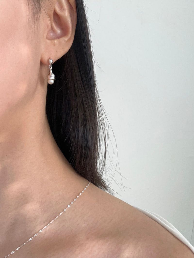MOSXE（モスクス）の「[925silver] Belly pearl earring（Accessories）」