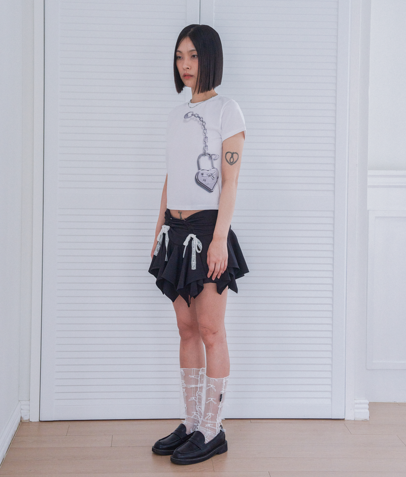 BFEEP（ビーピーピ）の「secret lock t_white（Tops）」