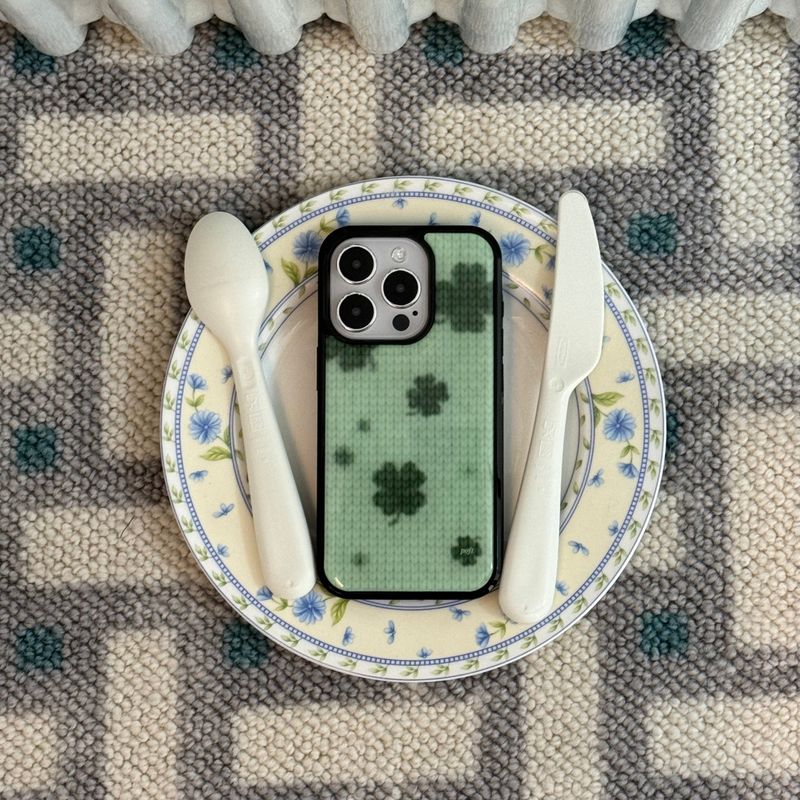 epoxy knit lucky clover
