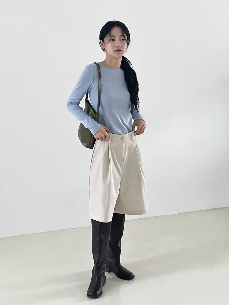 Simple round long boots