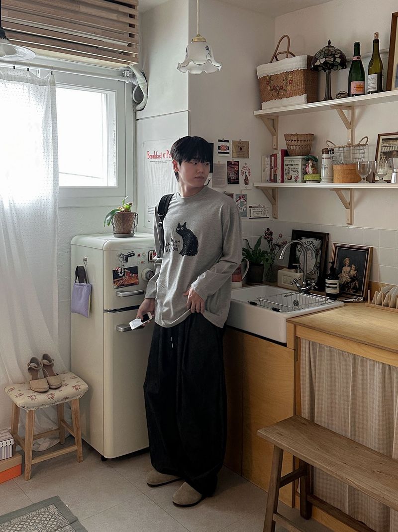 쿠로 네코 긴팔 T
