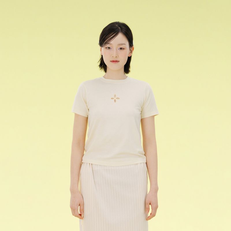 rram（アラーム）の「クローバーTシャツ (cream)（トップス）」