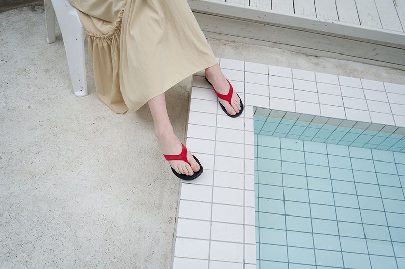 Simple flip-flop_red