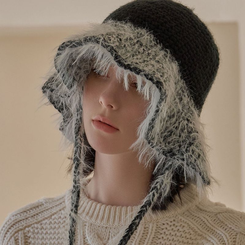 Crochet Knit Round Bucket Hat / Black