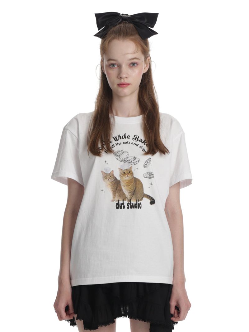 CLUT STUDIO（クラットスタジオ）の「キャットベーカリーTシャツ（トップス）」