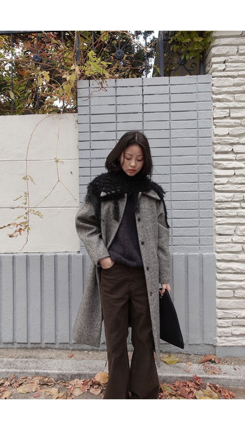 Grain collar raglan coat