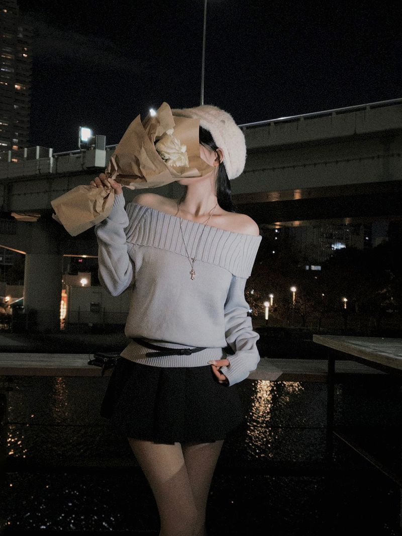 [BELLIDE MADE] KISSME, OFF-SHOULDER FINGER HOLE KNIT