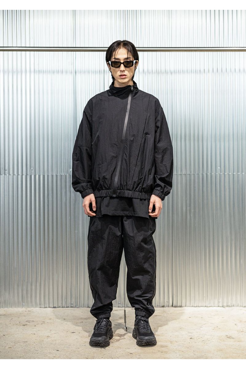 DIAGONAL INVERTED PLEAT JACKET