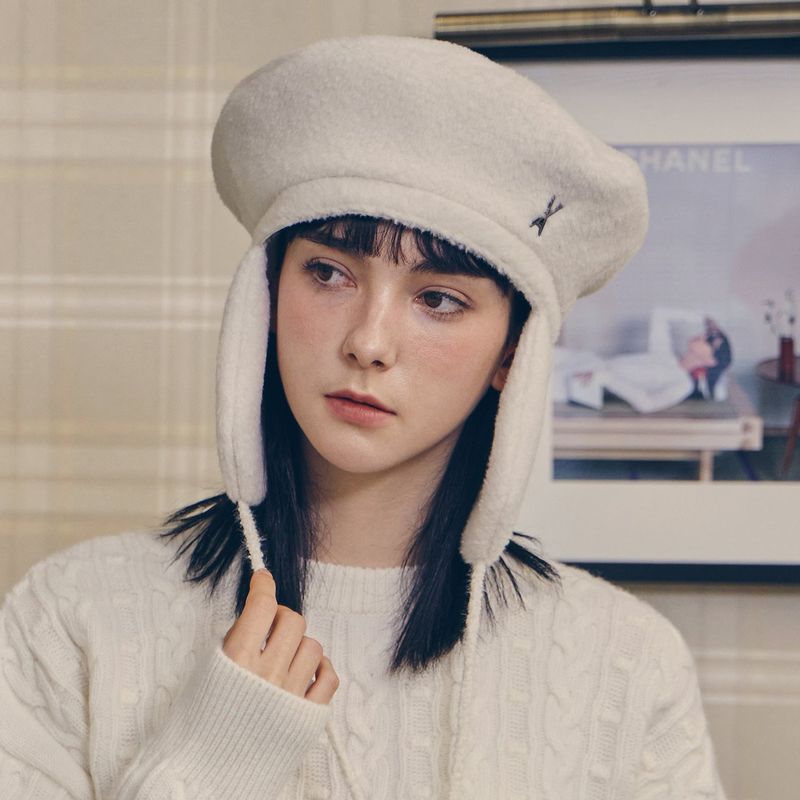 VA Stud Fly Wool Beret / Ivory
