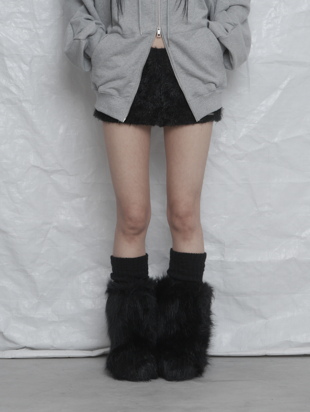 [mnem] Soft Fur Mini Shorts (black)