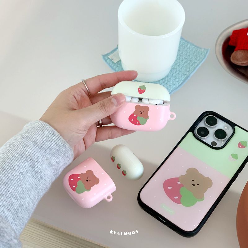 Chanibearの「Strawberry Chanibear Airpods Case(Smartphone Accessories)」