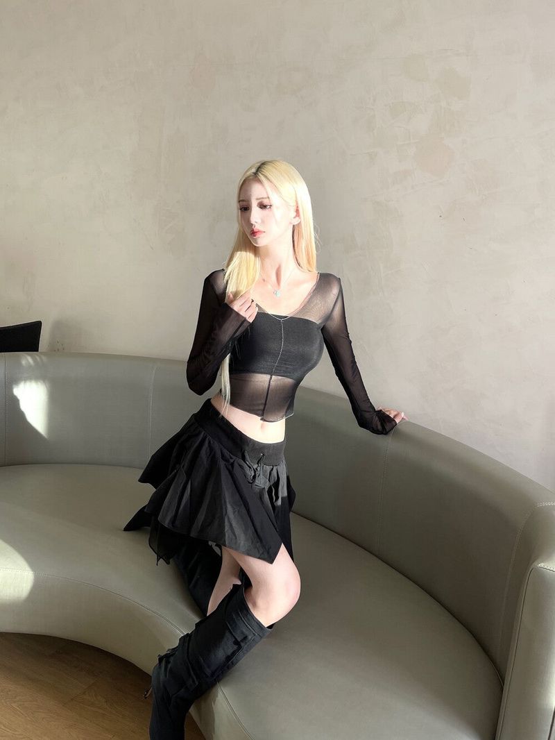 1379. See-through V neck T (3color)