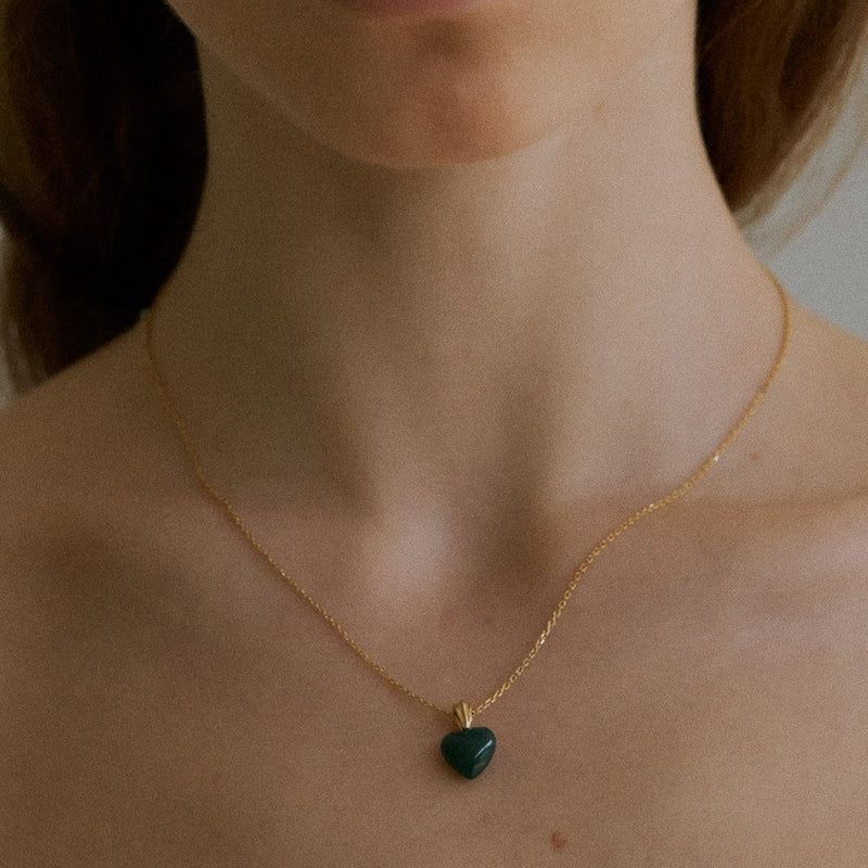 FLIT(フィリット)の「LEAF GREEN ONYX HEART NECKLACE (GOLD)(Accessories)」