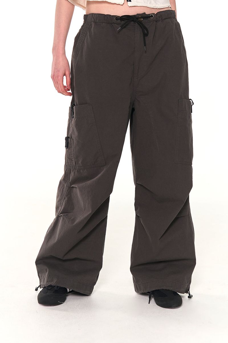 VINTAGE PARACHUTE CARGO PANTS (KHAKI)