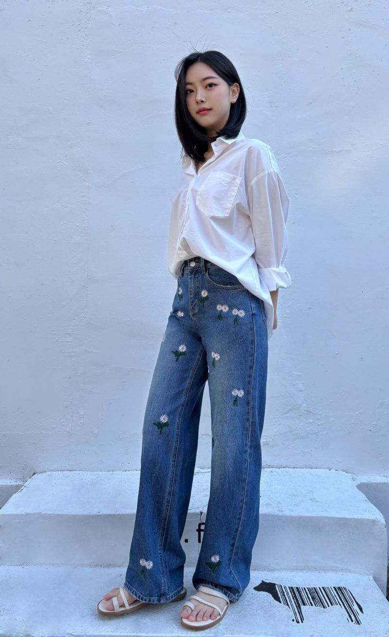 DAISY EMBROIDERED BLUE DENIM PANTS code 25000