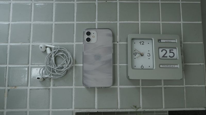 [MADE] see through jelly hard phone case (white)