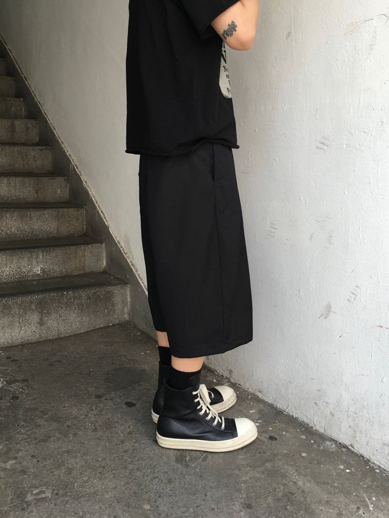 Leir Pintuck Bermuda Shorts 2C