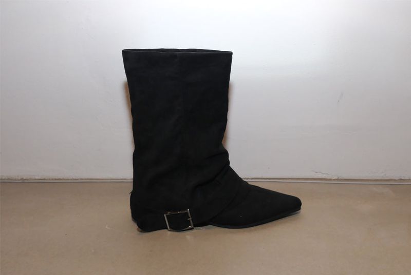 Hug belt boots _Black suede