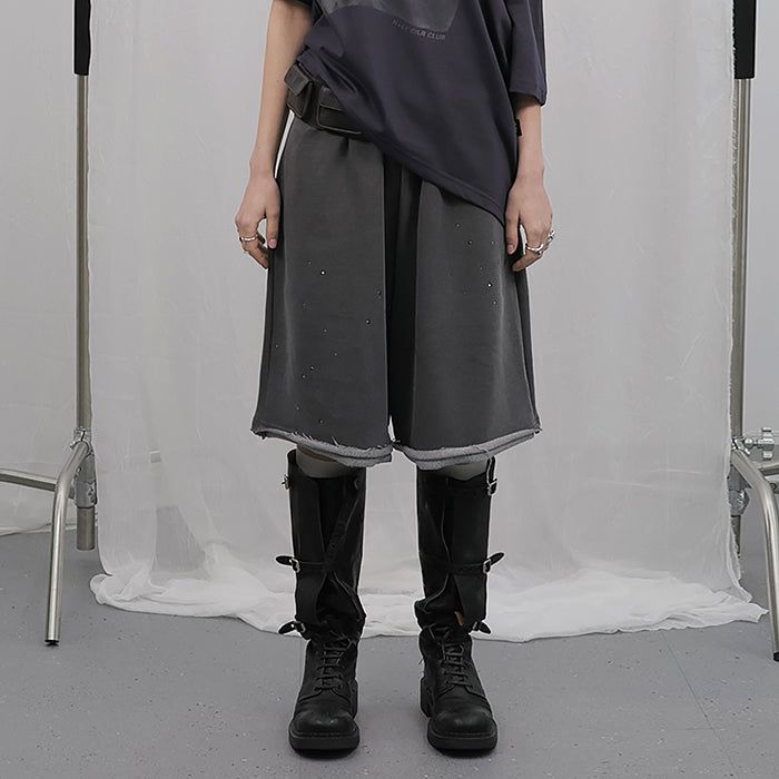 HOLY NUMBER 7(ホーリーナンバーセブン)の「OVERSIZED HIP HOP WIDE FIT CUBIC SHORT PANTS_CHARCOAL(Pants)」