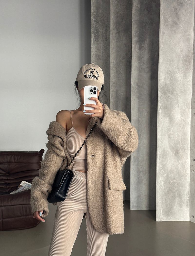 Soft and overfit blazer jacket