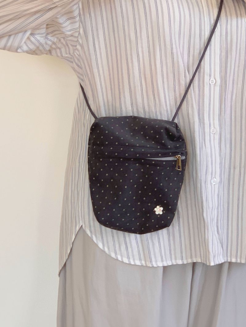 mini pocket bag - grey dot