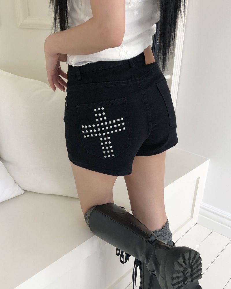WONDER WONDER（ワンダーワンダー）の「Pldi Studded Shorts（Pants）」