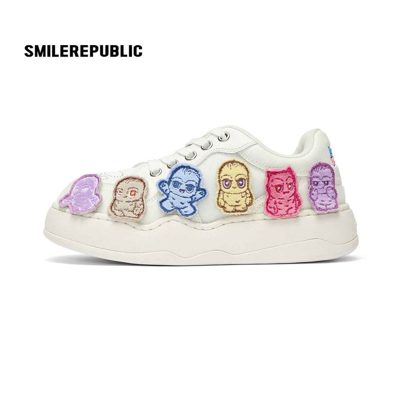 SMILEREPUBLIC（スマイルリパブリック）の「ホワイトカートゥーンモンスターパッチチャンキースニーカー（シューズ）」