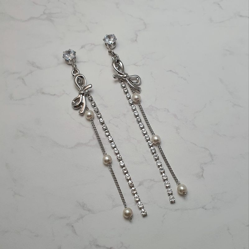 Ribbon and Crystal Drops Earring - Silver