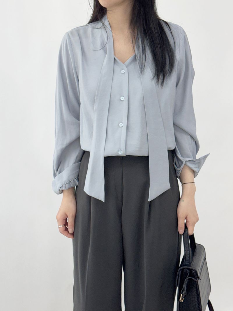 Bleak tie button long-sleeve blouse