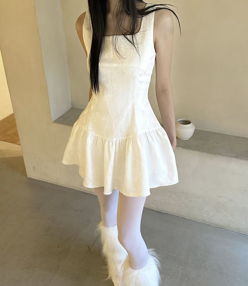 NEWALRIN(ニューアリン)の「Snow Blossom Shirring Sleeveless Dress(Dresses)」