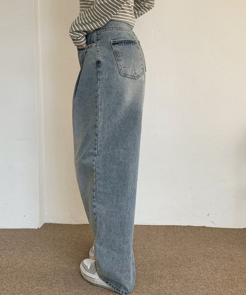 one-pintuck hip pants