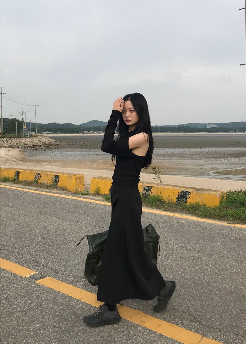  SIDE CUT MIDI SKIRT