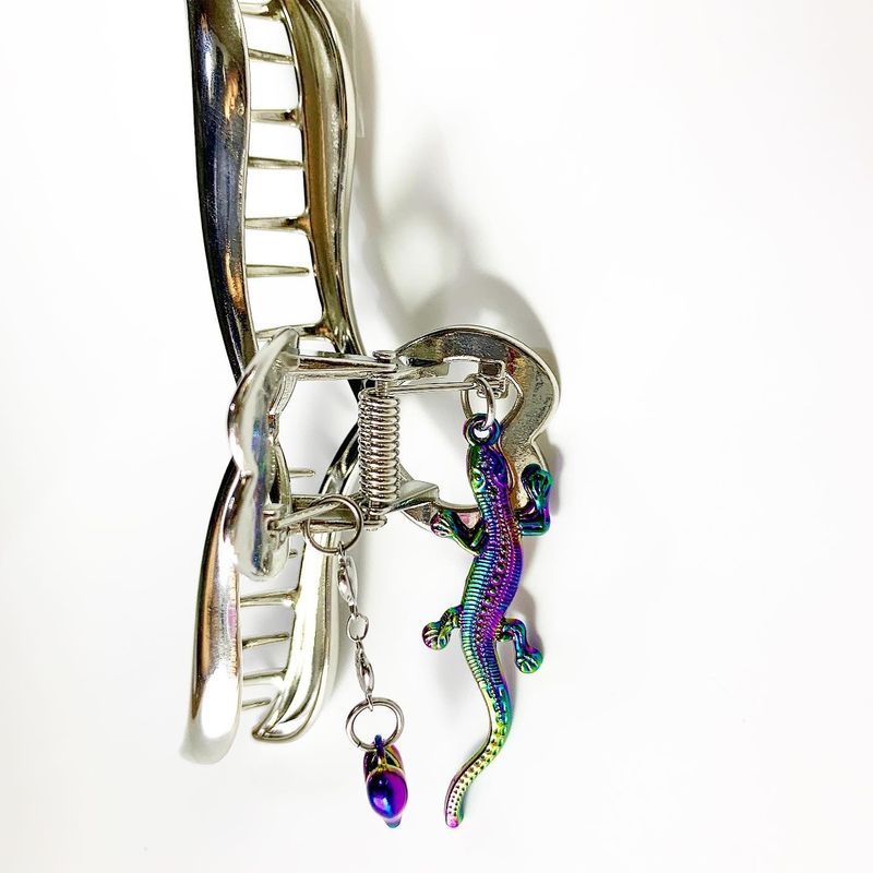 Rainbow lizard heart Hairpin