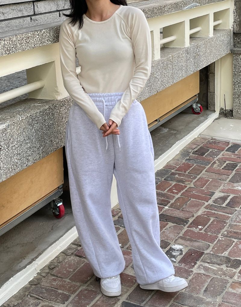 (napping) Orly side tuck pants