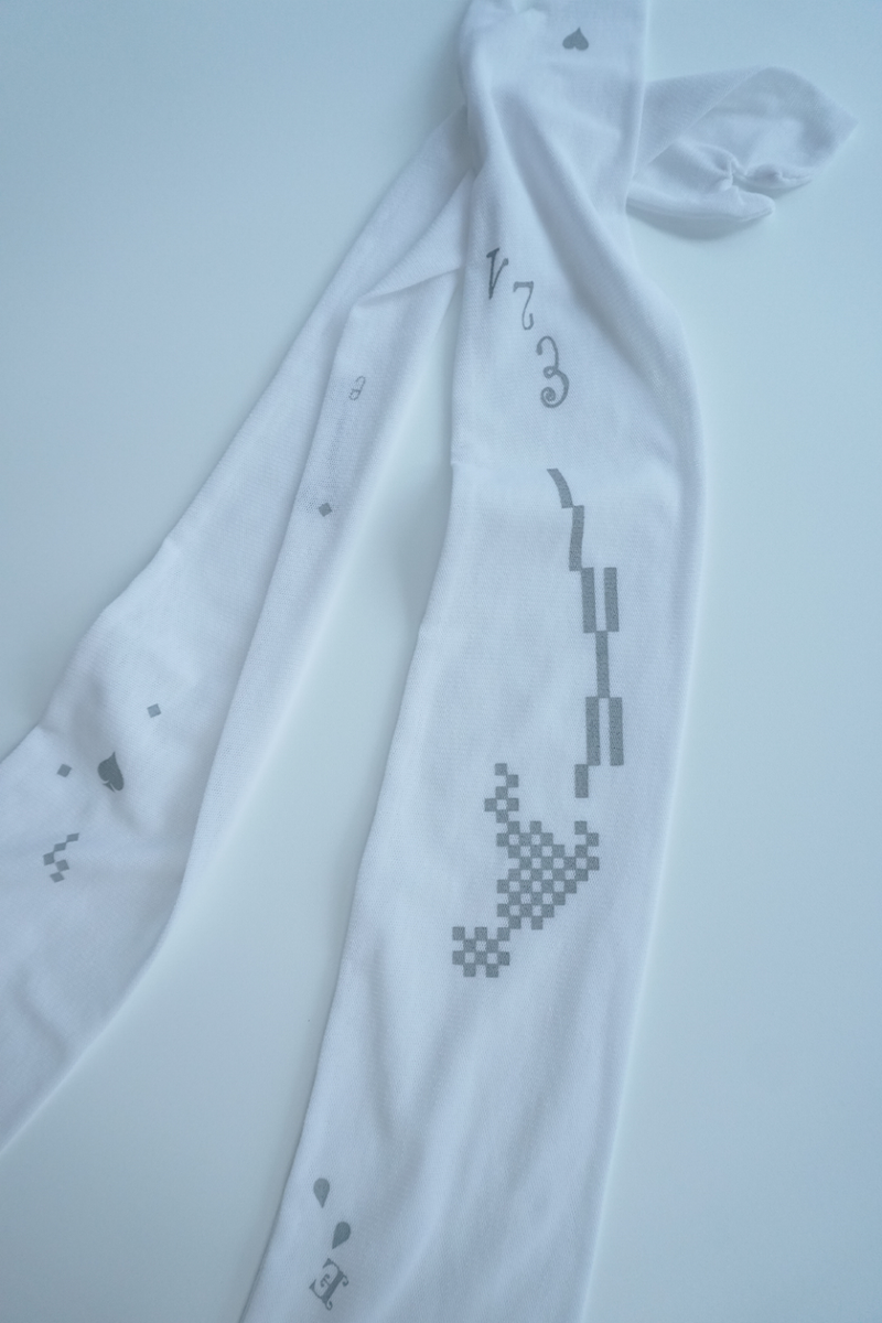 eeespace（イースペース）の「タビ タイ3 ニーソックス(White)（ファッション小物）」