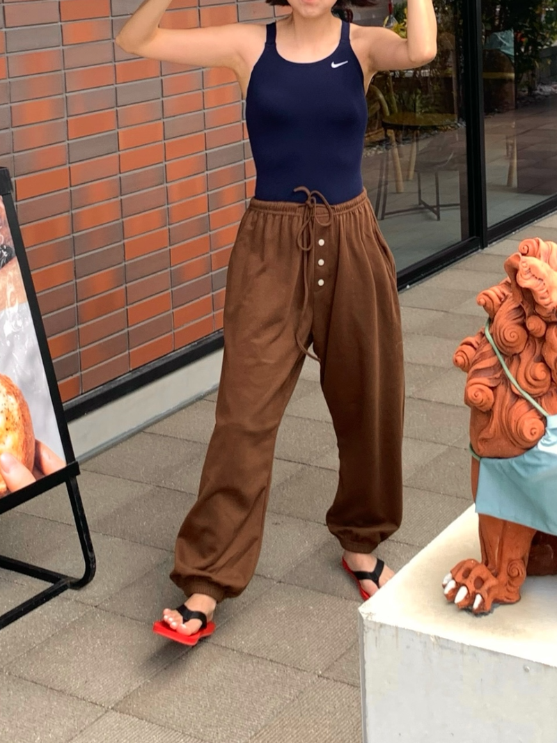summer button point jogger pants