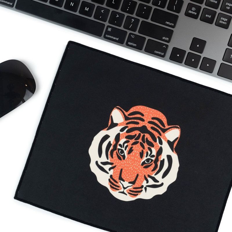 HWAHODO TIGER MOUSE PAD